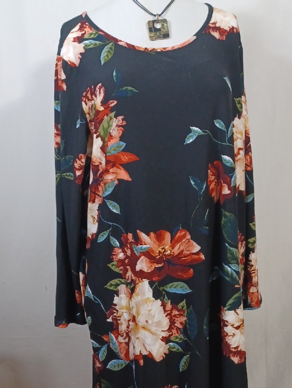 Sweet Love Floral-Trim Shirt in Cream and Rust